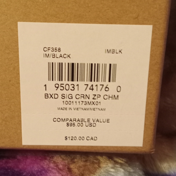 Coach Black Embossed Signature C Leather Wristlet 2 Charms NWT - Picture 3 of 9